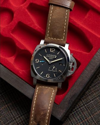PANERAI Luminor GMT Power reserve