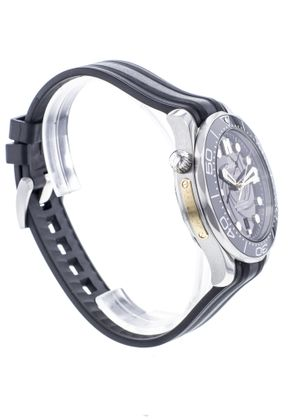 OMEGA Seamaster Diver 300 m Edition Limitée James Bond