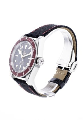 TUDOR Black Bay Red