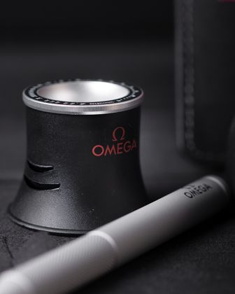 OMEGA Speedmaster Raid Edition