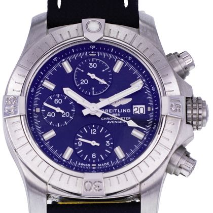 BREITLING Avenger Chronograph