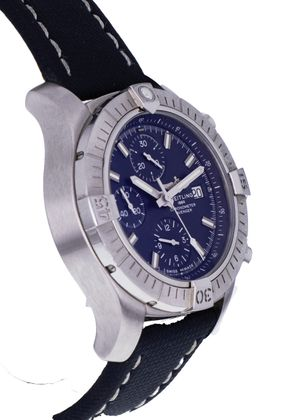 BREITLING Avenger Chronograph