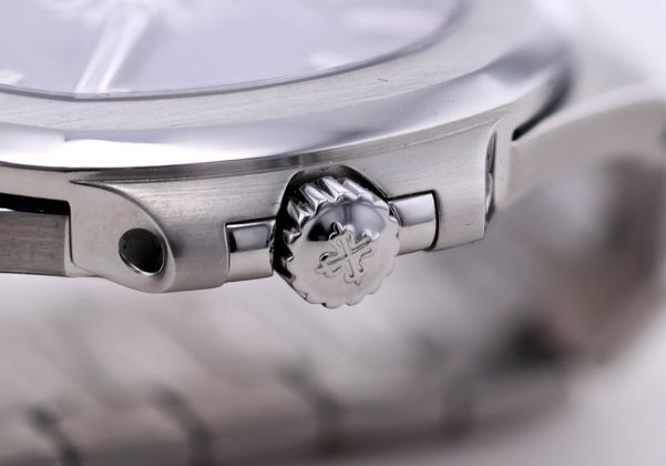 PATEK PHILIPPE Nautilus 5711 / 1A