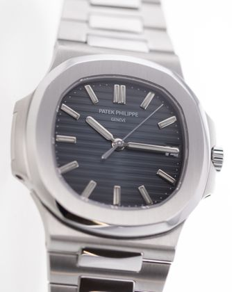 PATEK PHILIPPE Nautilus 5711 / 1A