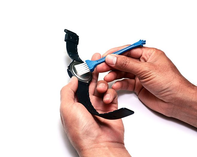 Comment nettoyer le boîtier de ma montre ?